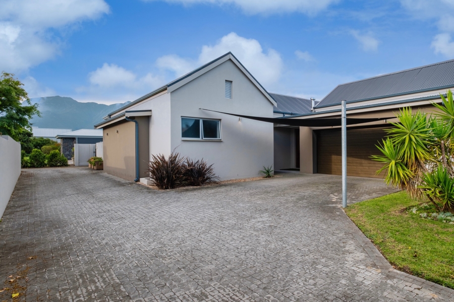 3 Bedroom Property for Sale in Earls Court Lifestyle Estate Western Cape